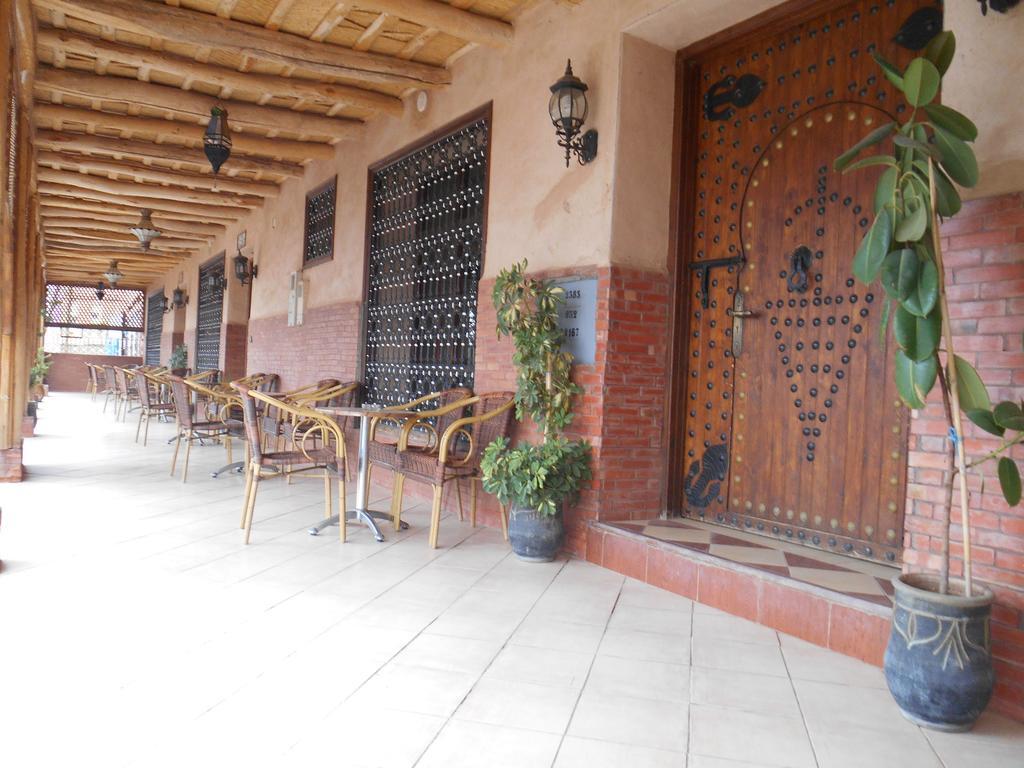 ホテル Kasbah Dardiafa Tourbiste Kelaat-M'Gouna エクステリア 写真